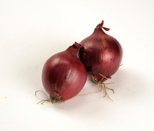 Red organic onions