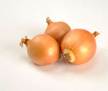 Yellow organic onions